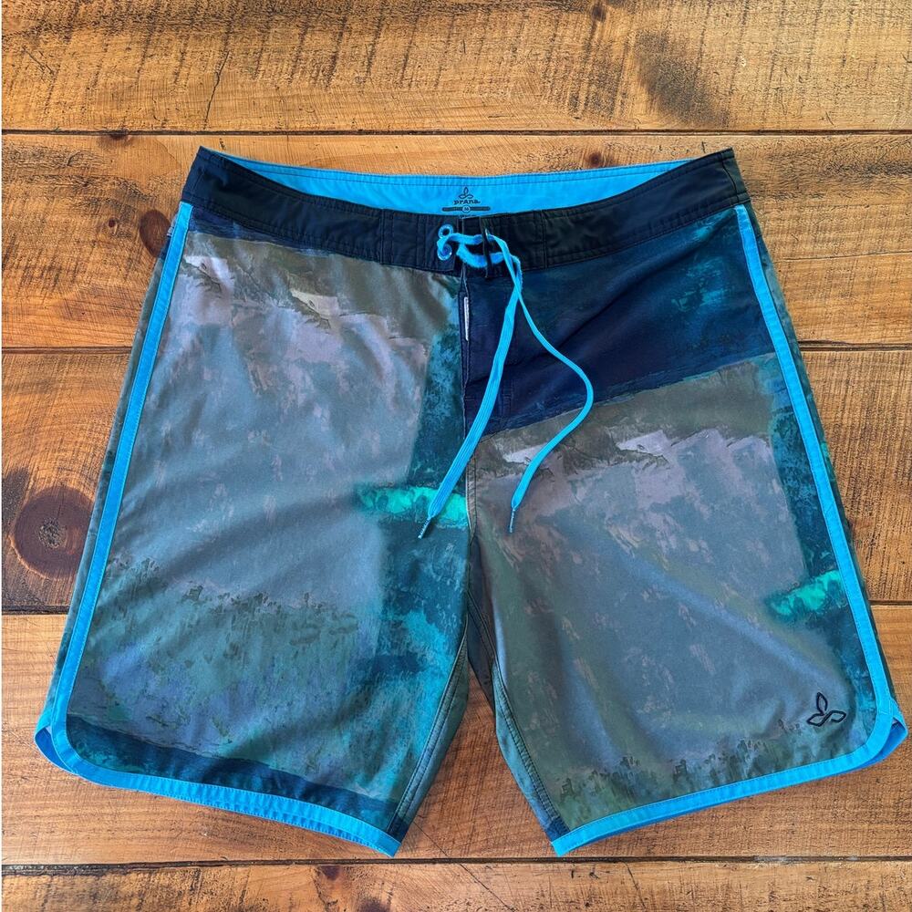 Mens Prana High Seas UPF 50+ Abstract Art Blue Tie Board Shorts Swim Size 36